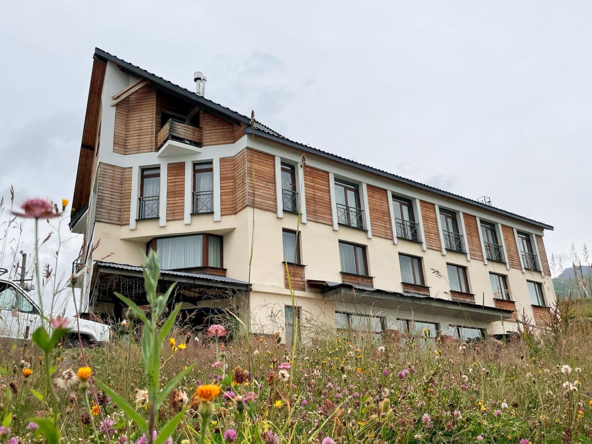 Rezohut Hotel Gudauri Exterior foto